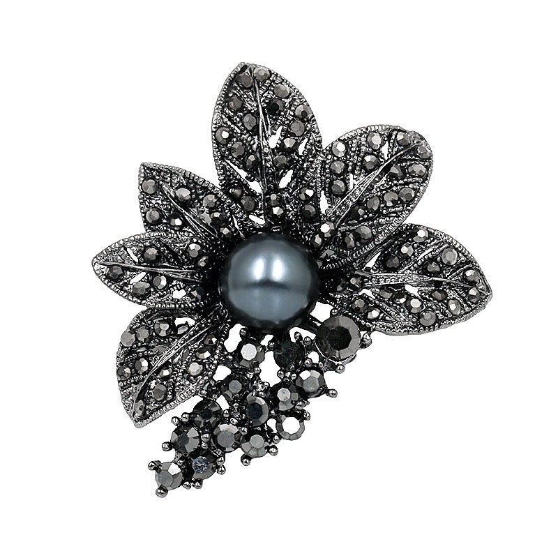 Black flower brooch with pearl