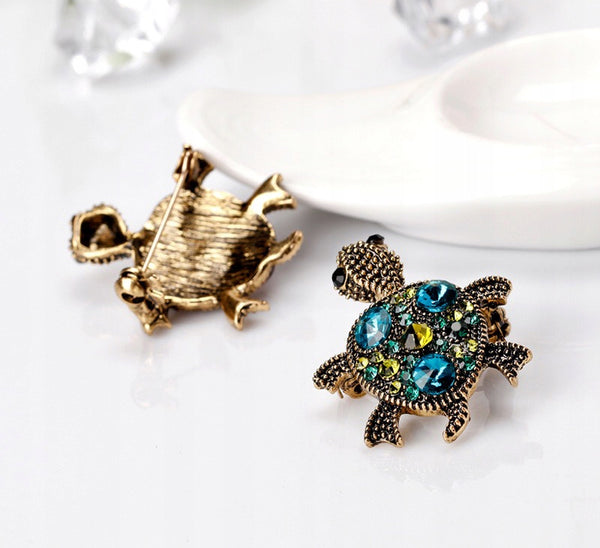 Turtle with green zircons brooch